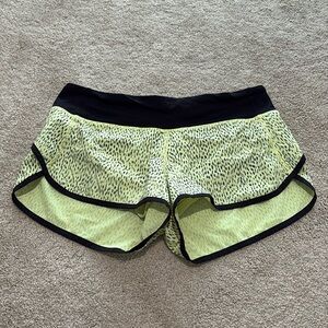 Lululemon Speed Up Short, size 6